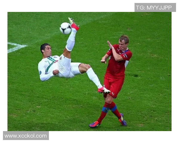 C罗在尤文图斯对阵巴塞罗那的比赛中精彩进球回顾 C罗在尤文图斯对阵巴塞罗那的比赛中精彩进球回顾